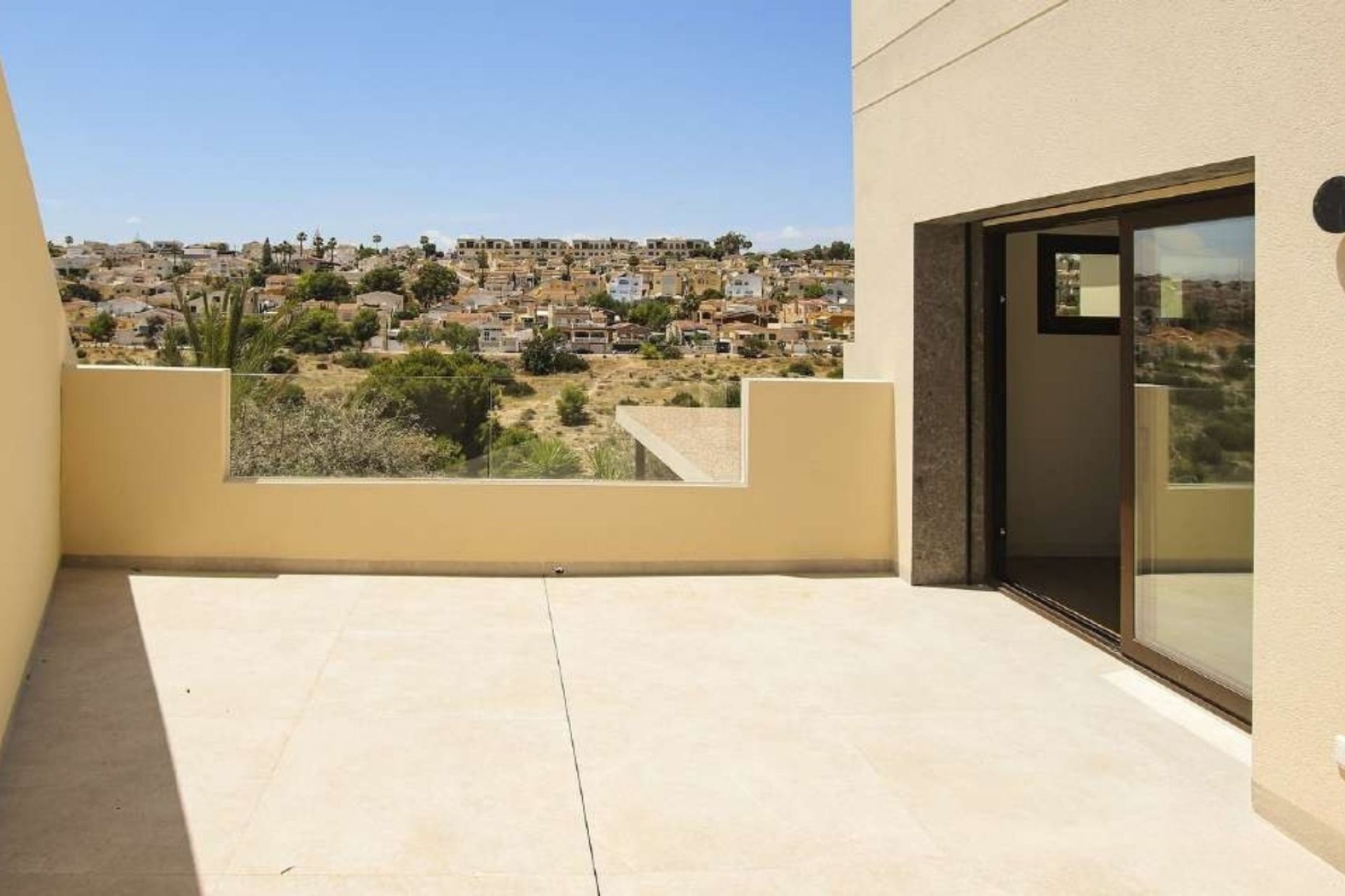 Obra nueva - Independiente / Villa -
La Marina
