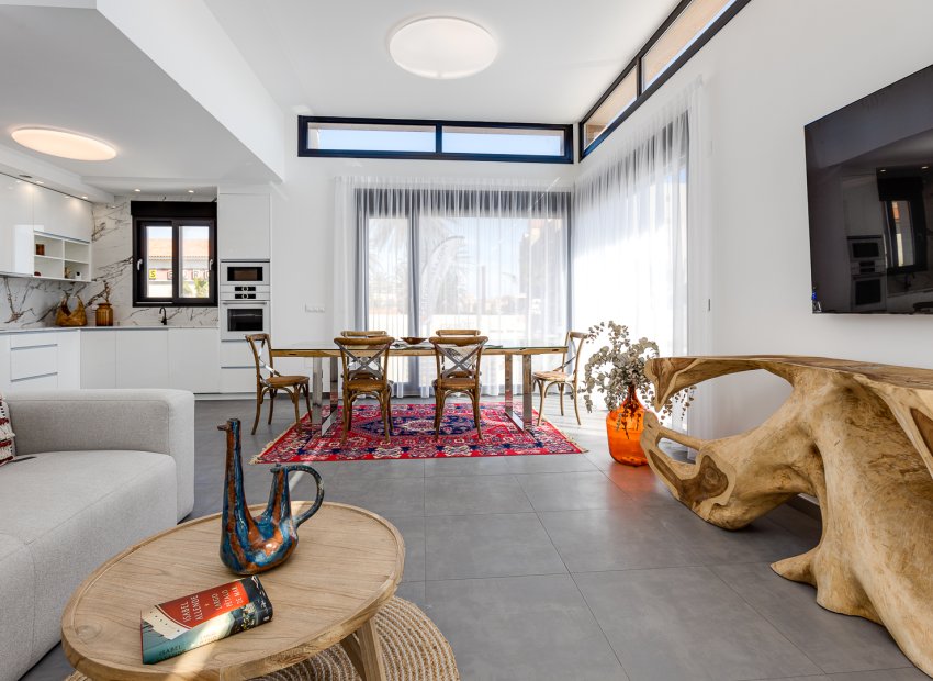 Obra nueva - Independiente / Villa -
La Mata