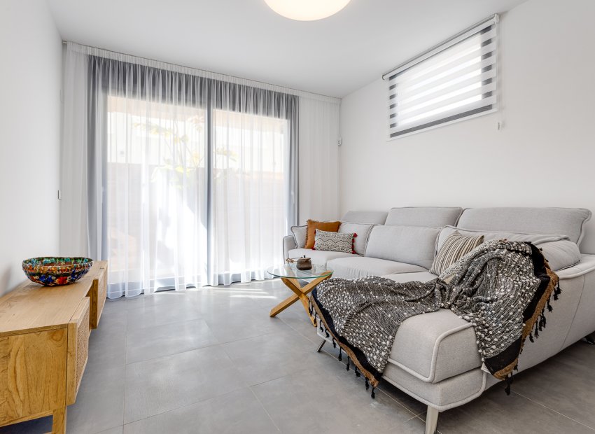 Obra nueva - Independiente / Villa -
La Mata