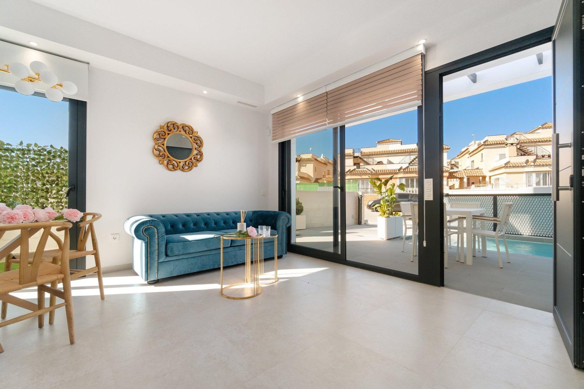 Obra nueva - Independiente / Villa -
Los Montesinos - La Herrada