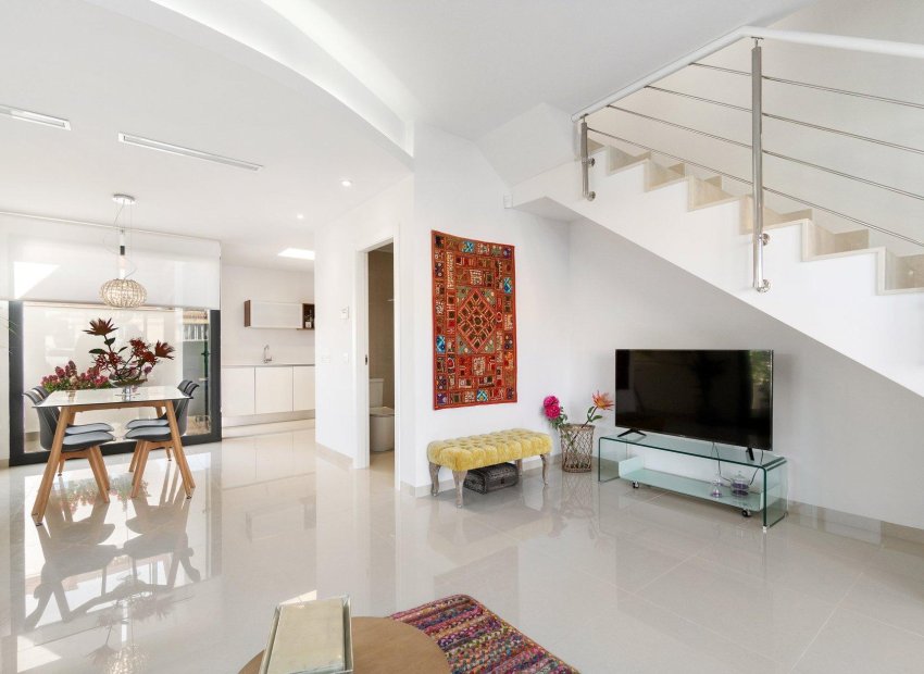 Obra nueva - Independiente / Villa -
Los Montesinos - La Herrada