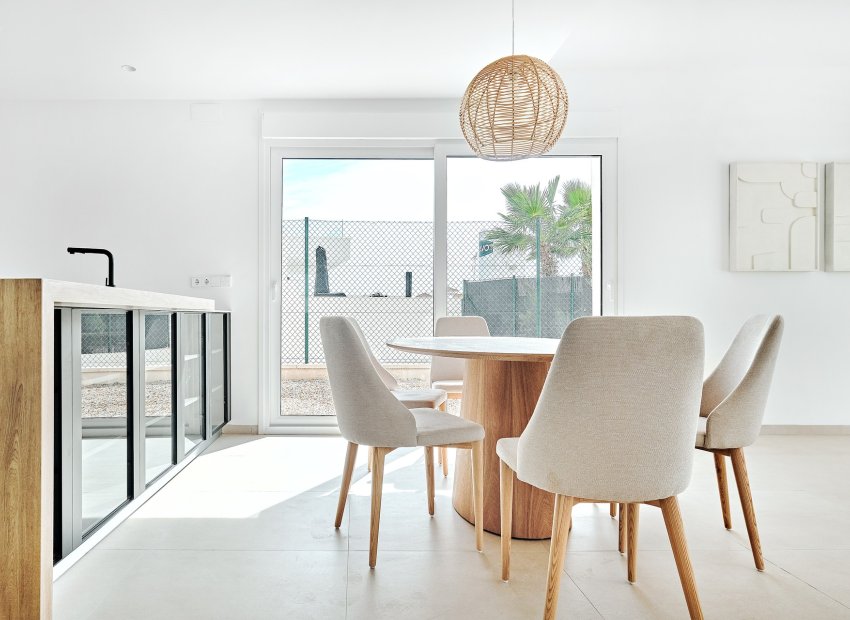 Obra nueva - Independiente / Villa -
Los Montesinos