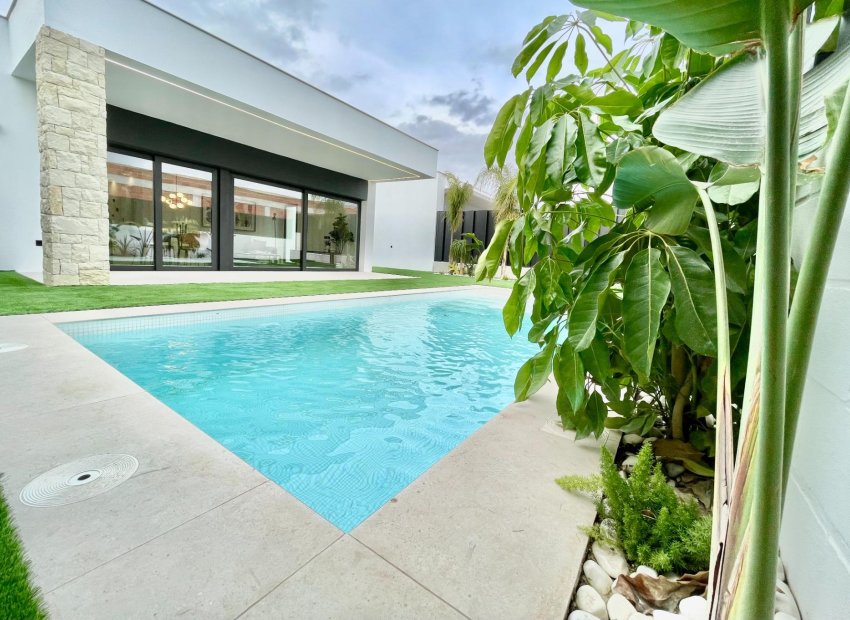 Obra nueva - Independiente / Villa -
Molina De Segura - Urb. La Quinta