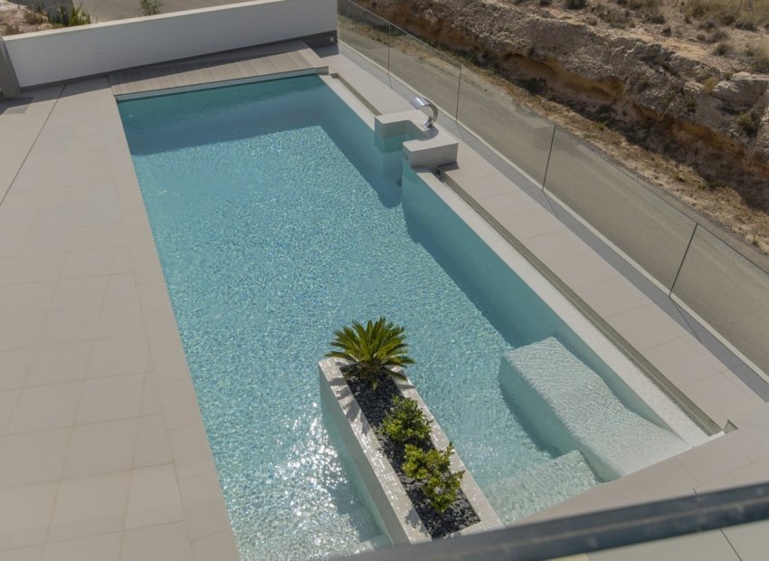 Obra nueva - Independiente / Villa -
Orihuela Costa - Campoamor