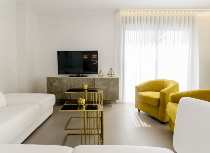 Obra nueva - Independiente / Villa -
Orihuela Costa - Campoamor