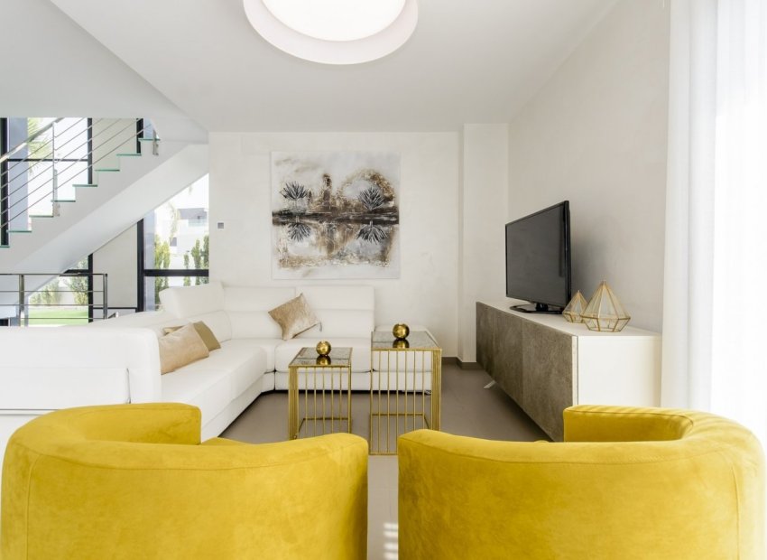 Obra nueva - Independiente / Villa -
Orihuela Costa - Campoamor
