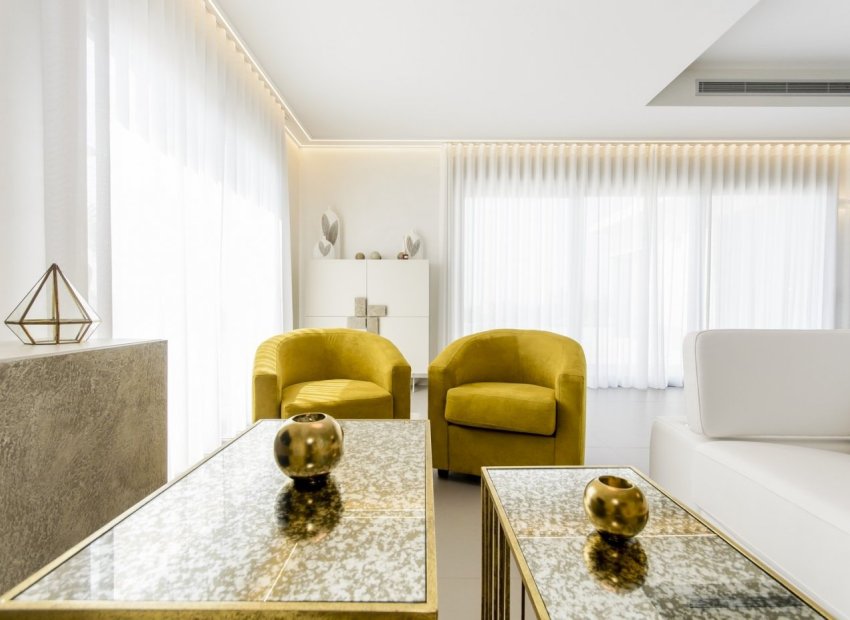Obra nueva - Independiente / Villa -
Orihuela Costa - Campoamor