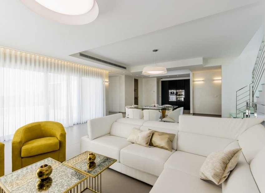 Obra nueva - Independiente / Villa -
Orihuela Costa - Campoamor