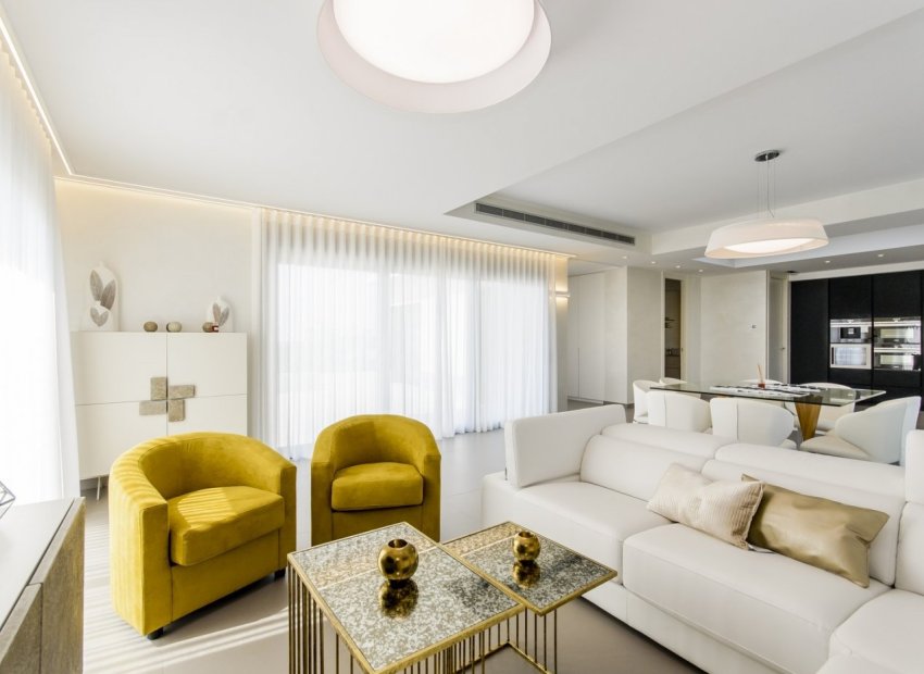 Obra nueva - Independiente / Villa -
Orihuela Costa - Campoamor
