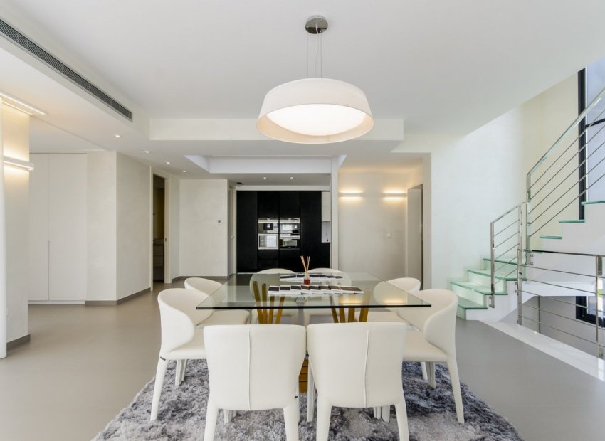 Obra nueva - Independiente / Villa -
Orihuela Costa - Campoamor