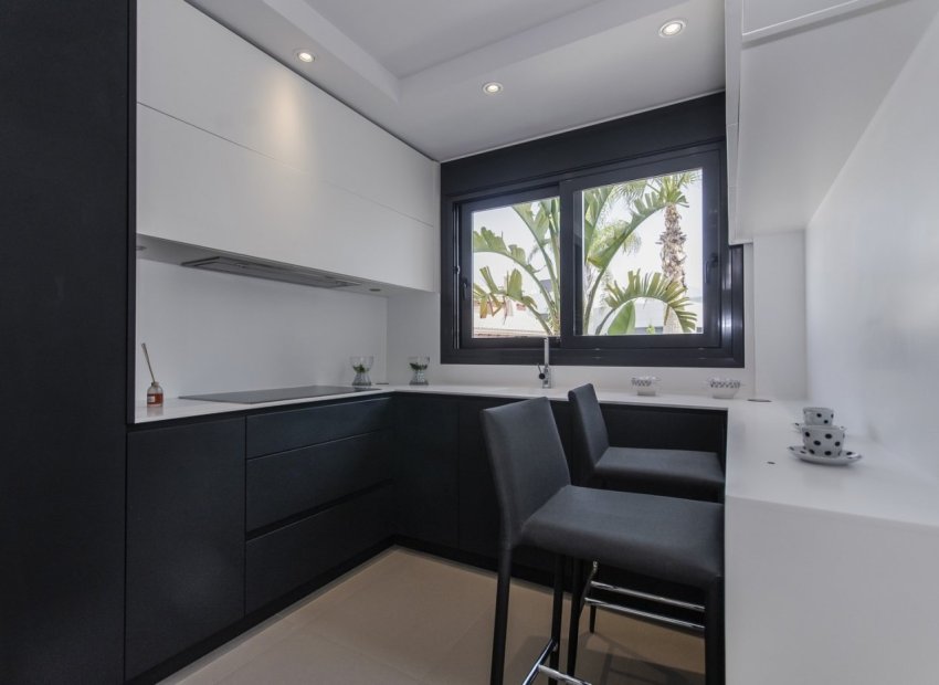 Obra nueva - Independiente / Villa -
Orihuela Costa - Campoamor