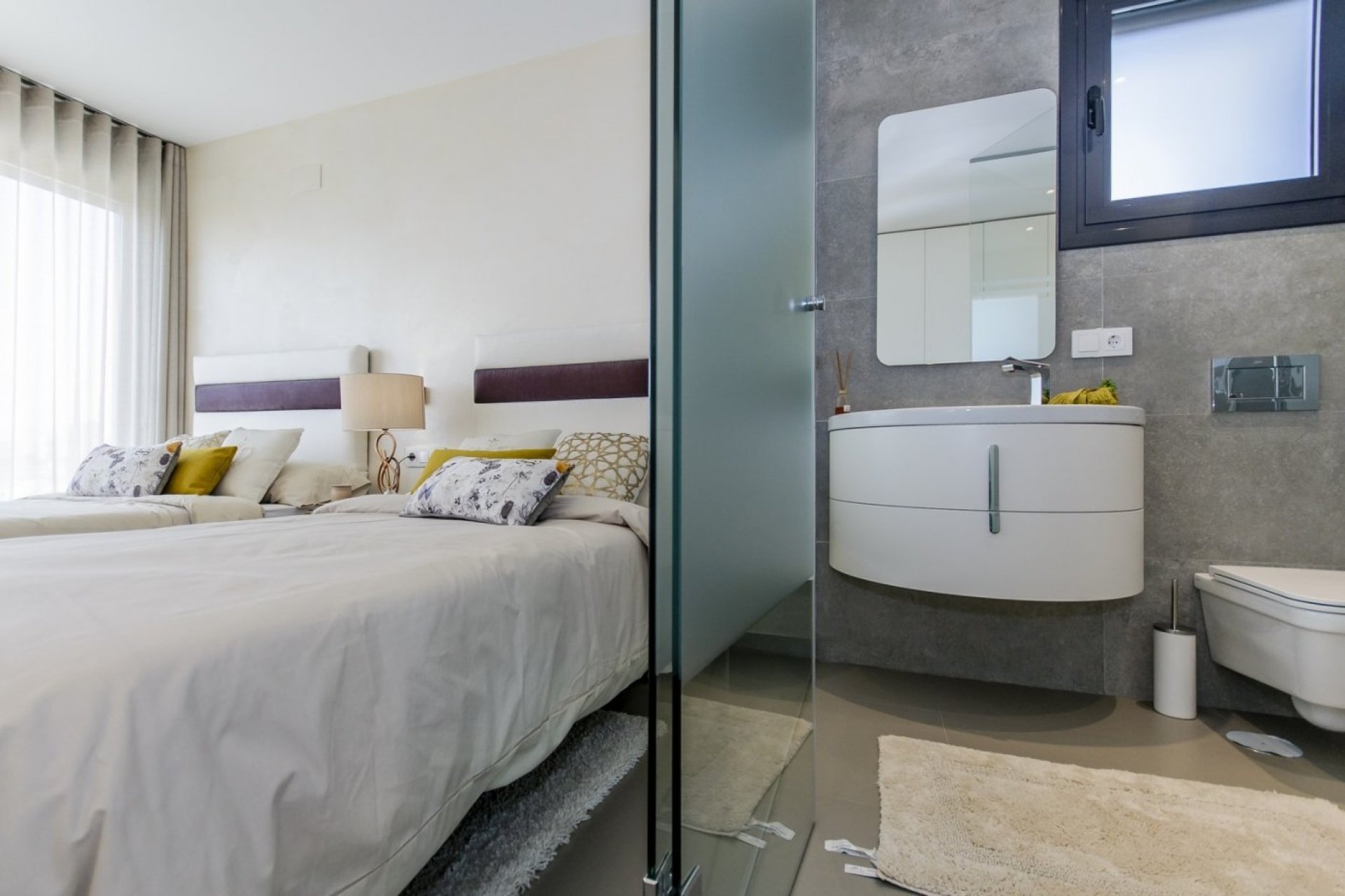 Obra nueva - Independiente / Villa -
Orihuela Costa - Campoamor