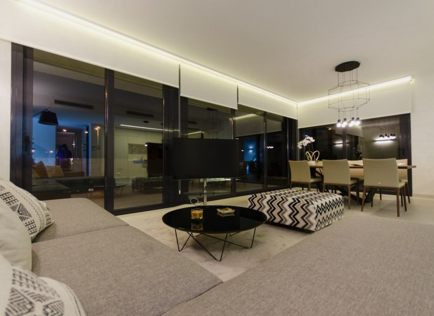 Obra nueva - Independiente / Villa -
Orihuela Costa - Campoamor