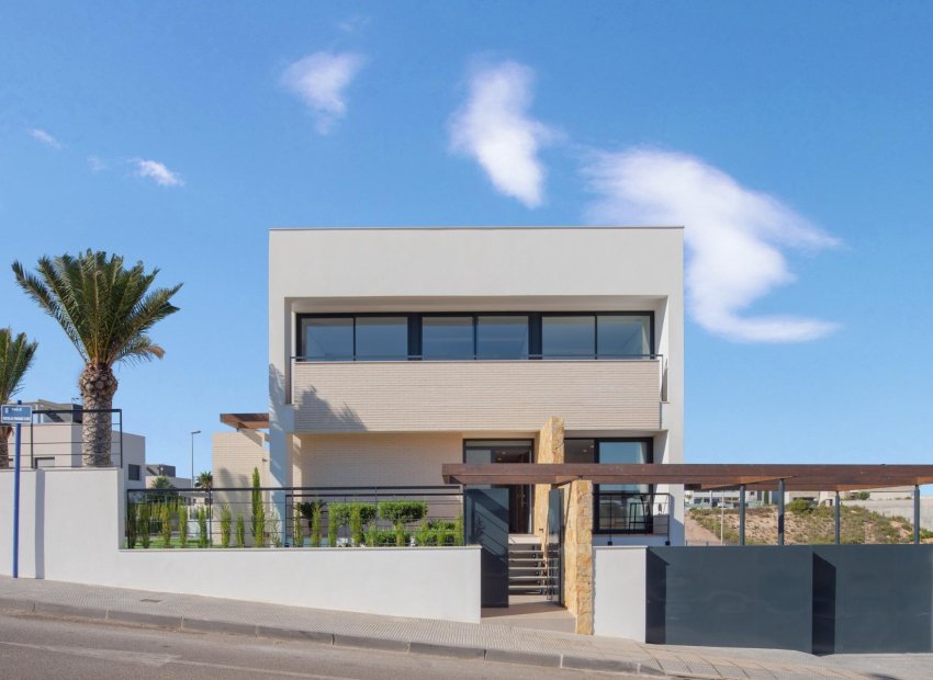 Obra nueva - Independiente / Villa -
Orihuela Costa - Campoamor
