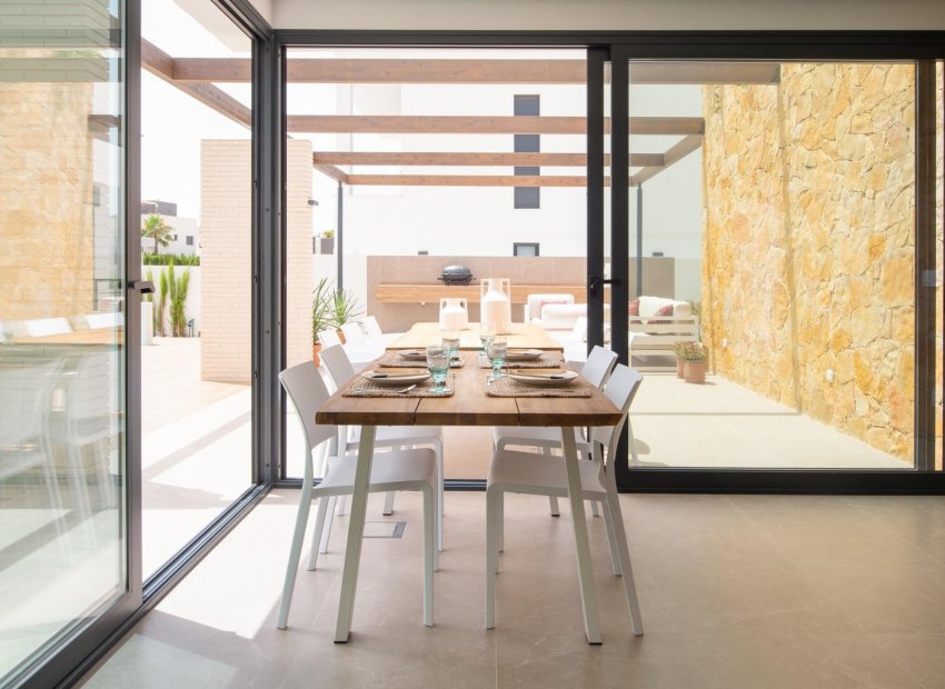 Obra nueva - Independiente / Villa -
Orihuela Costa - Campoamor