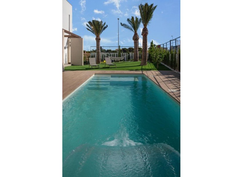 Obra nueva - Independiente / Villa -
Orihuela Costa - Campoamor