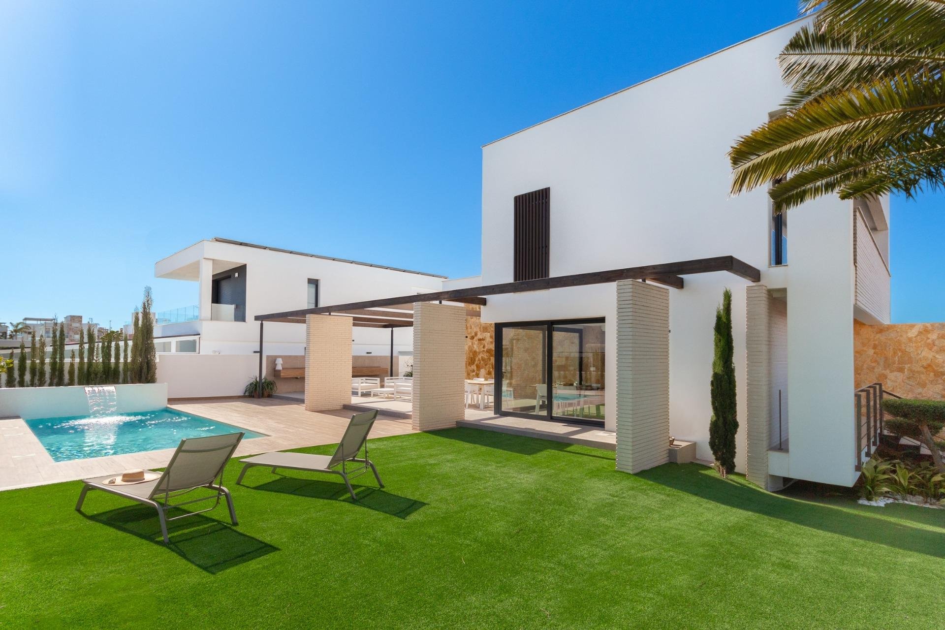Obra nueva - Independiente / Villa -
Orihuela Costa - Campoamor