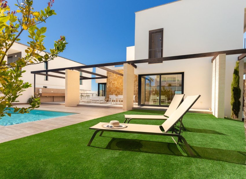 Obra nueva - Independiente / Villa -
Orihuela Costa - Campoamor