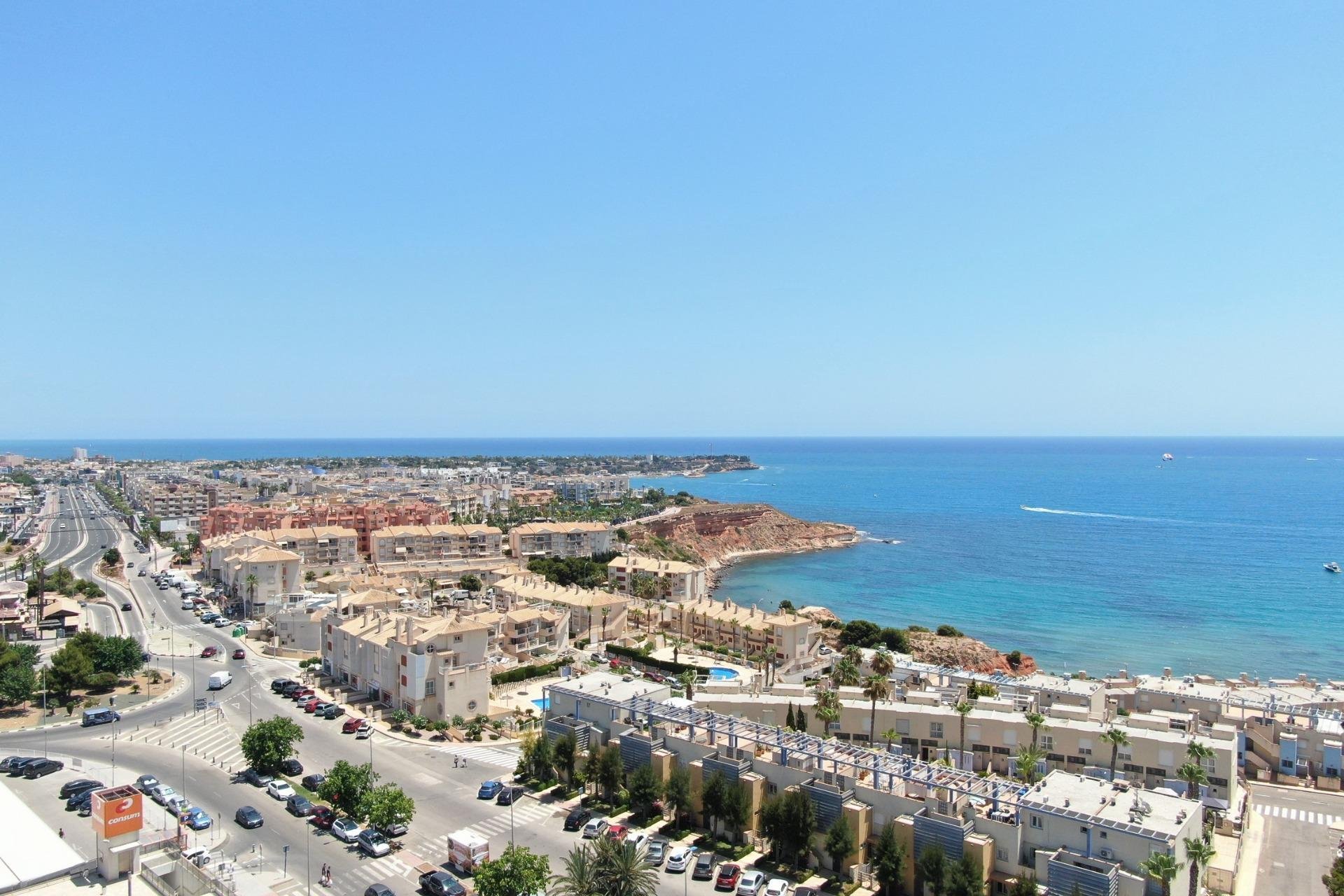 Obra nueva - Independiente / Villa -
Orihuela Costa - Campoamor