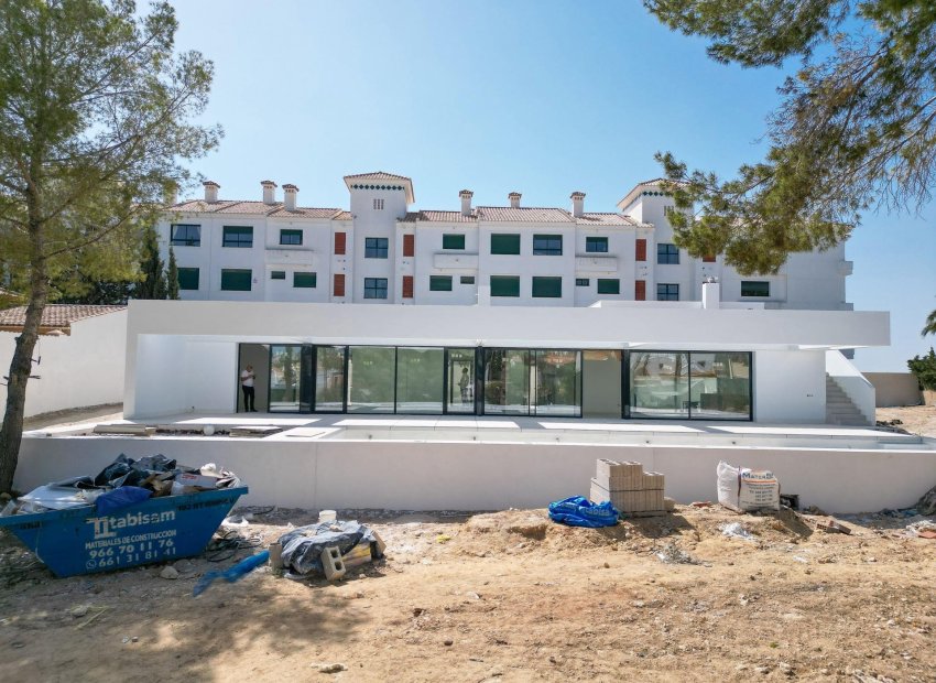 Obra nueva - Independiente / Villa -
Orihuela Costa - Las Filipinas