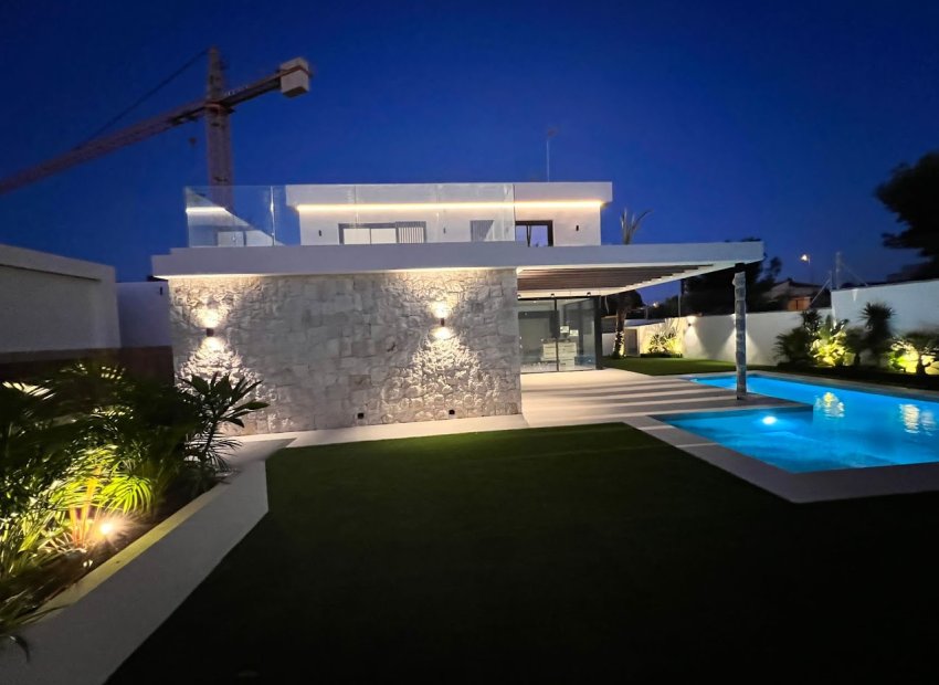Obra nueva - Independiente / Villa -
Orihuela Costa