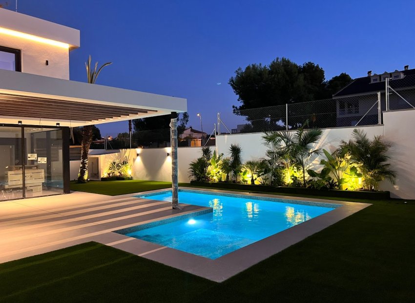 Obra nueva - Independiente / Villa -
Orihuela Costa