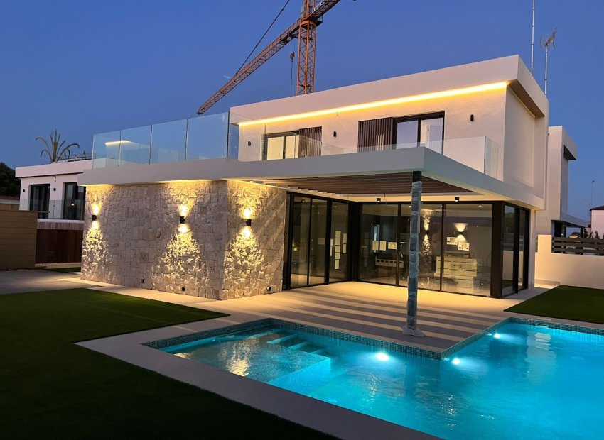 Obra nueva - Independiente / Villa -
Orihuela Costa