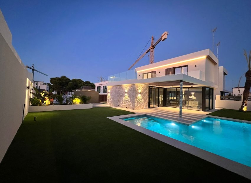 Obra nueva - Independiente / Villa -
Orihuela Costa