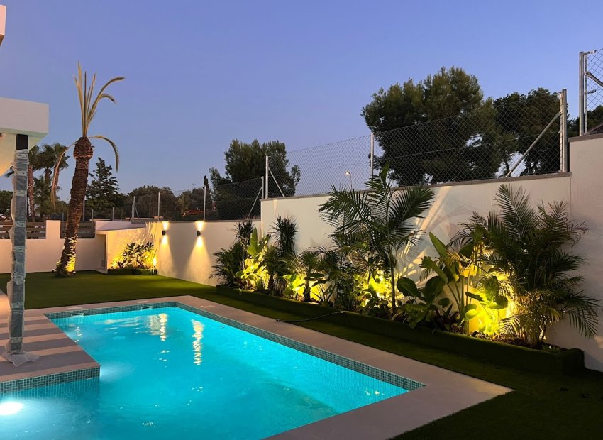 Obra nueva - Independiente / Villa -
Orihuela Costa