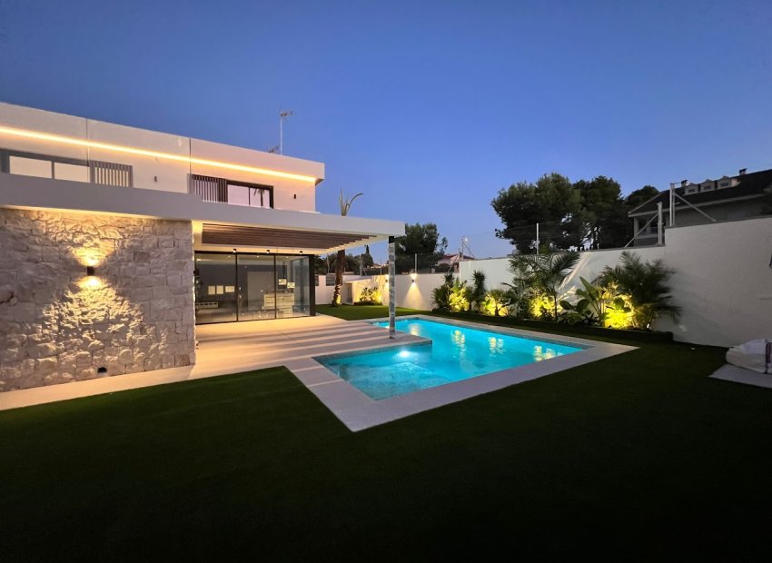 Obra nueva - Independiente / Villa -
Orihuela Costa