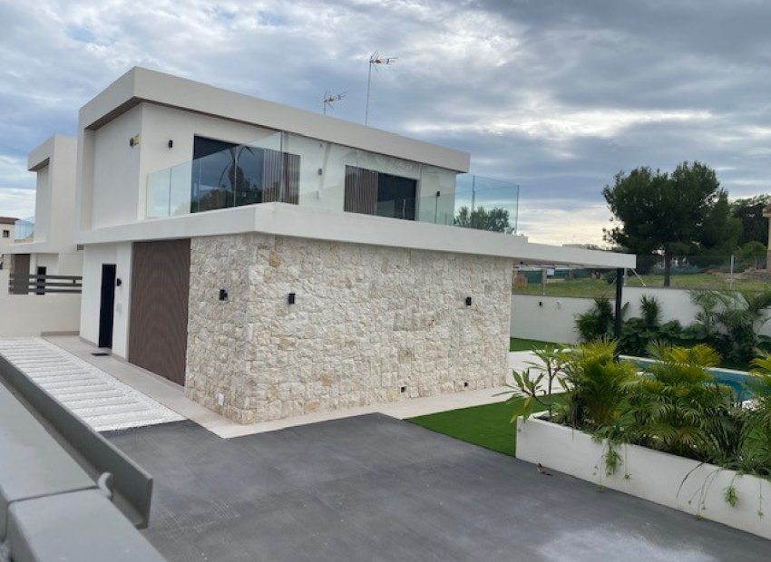 Obra nueva - Independiente / Villa -
Orihuela Costa