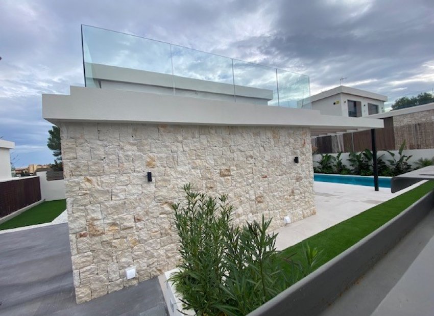 Obra nueva - Independiente / Villa -
Orihuela Costa