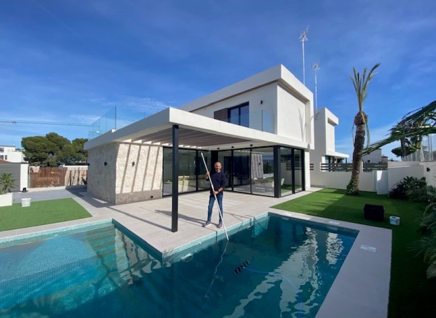 Obra nueva - Independiente / Villa -
Orihuela Costa