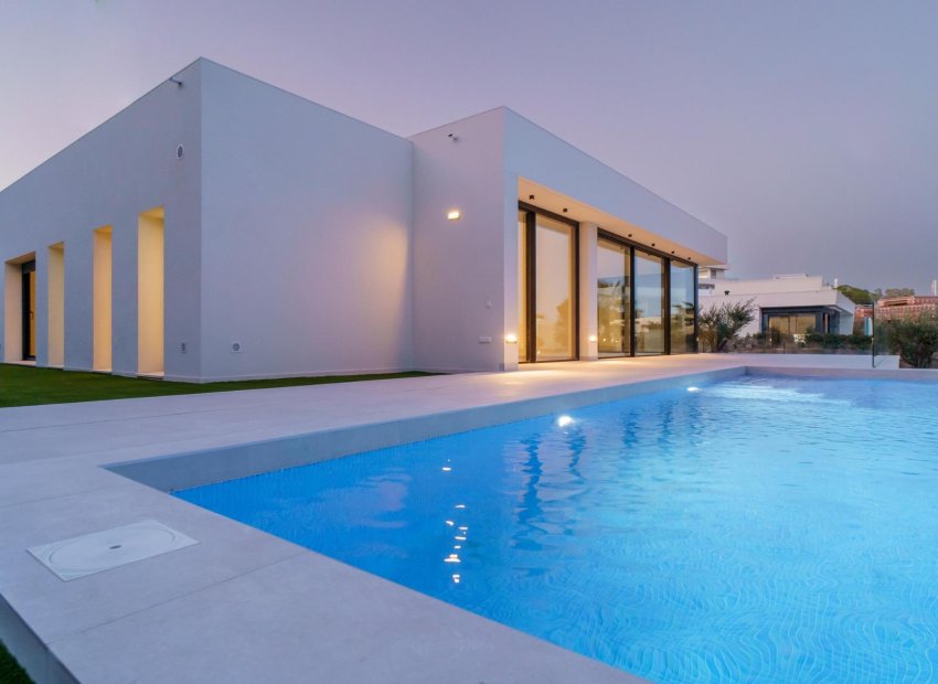 Obra nueva - Independiente / Villa -
Orihuela - Las Colinas Golf