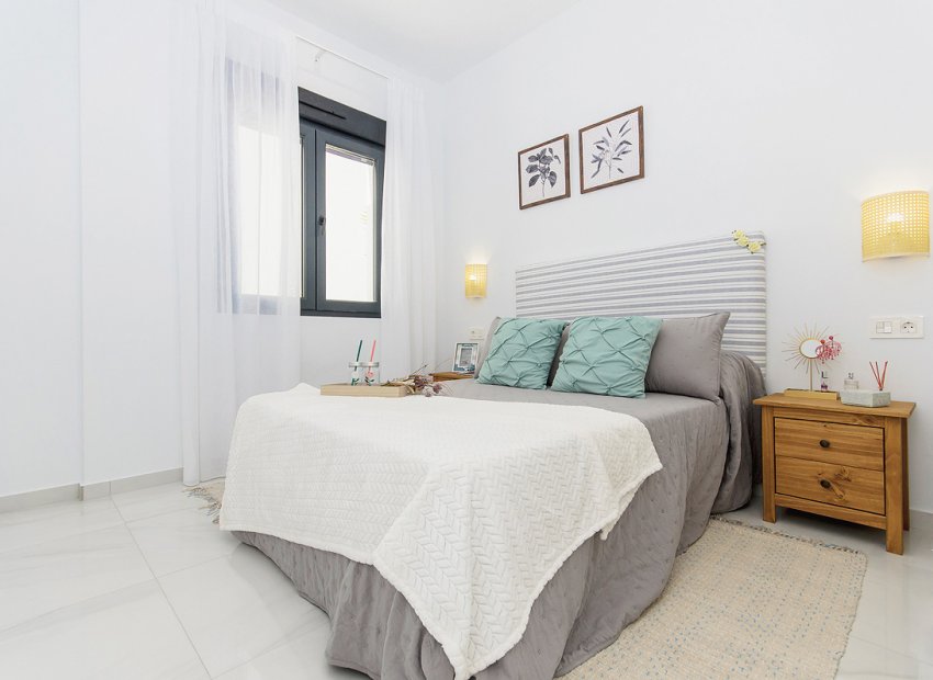 Obra nueva - Independiente / Villa -
Orihuela