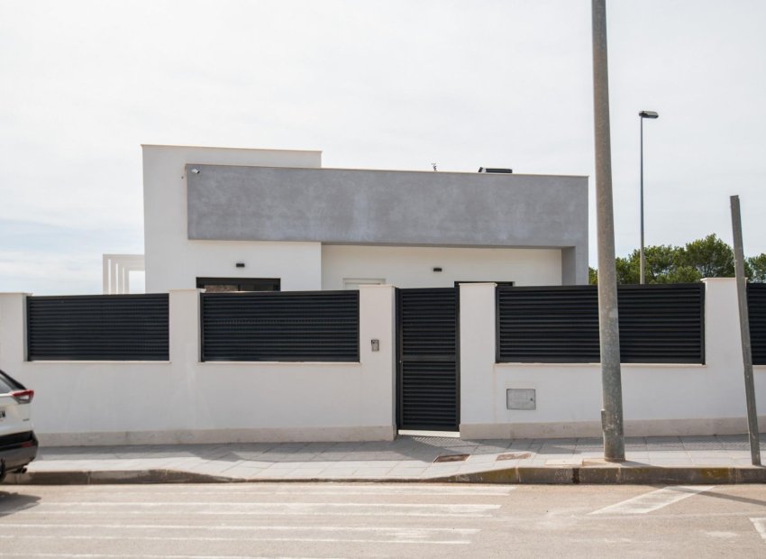 Obra nueva - Independiente / Villa -
Pilar de la Horadada - Pinar de Campoverde