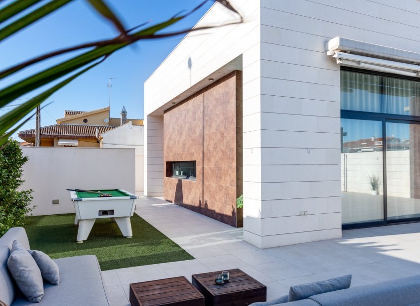Obra nueva - Independiente / Villa -
Pilar de la Horadada