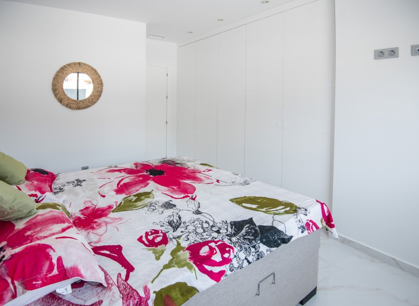 Obra nueva - Independiente / Villa -
Pinar de Campoverde