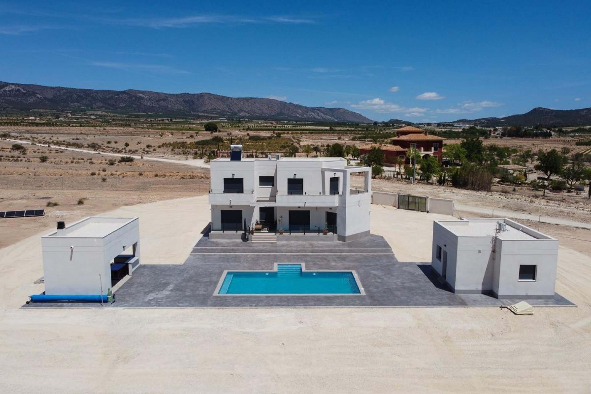 Obra nueva - Independiente / Villa -
Pinoso - Camino Del Prado