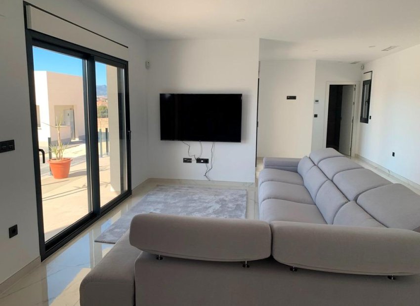 Obra nueva - Independiente / Villa -
Pinoso - Camino Del Prado