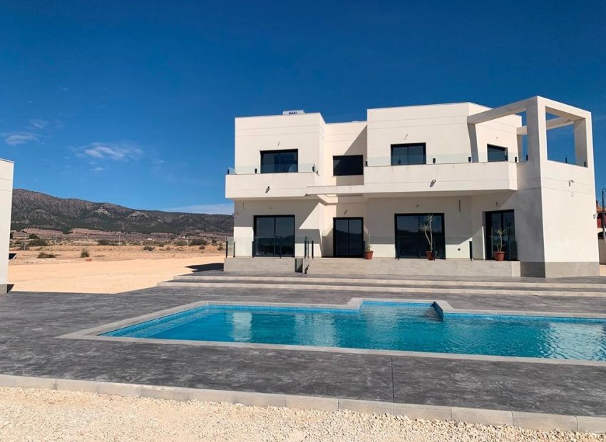 Obra nueva - Independiente / Villa -
Pinoso - Camino Del Prado