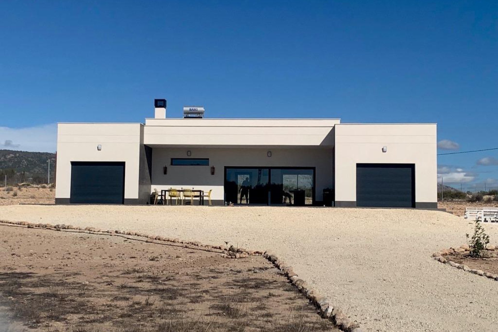 Obra nueva - Independiente / Villa -
Pinoso - Camino Del Prado