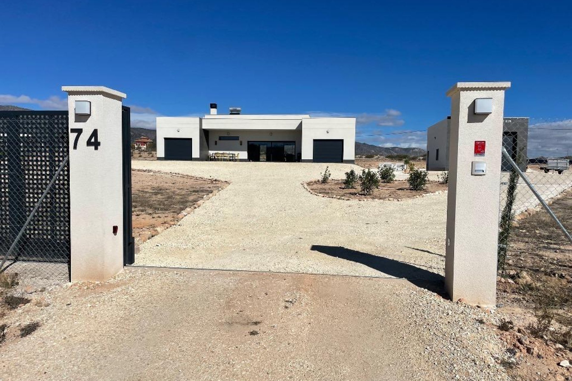 Obra nueva - Independiente / Villa -
Pinoso - Camino Del Prado