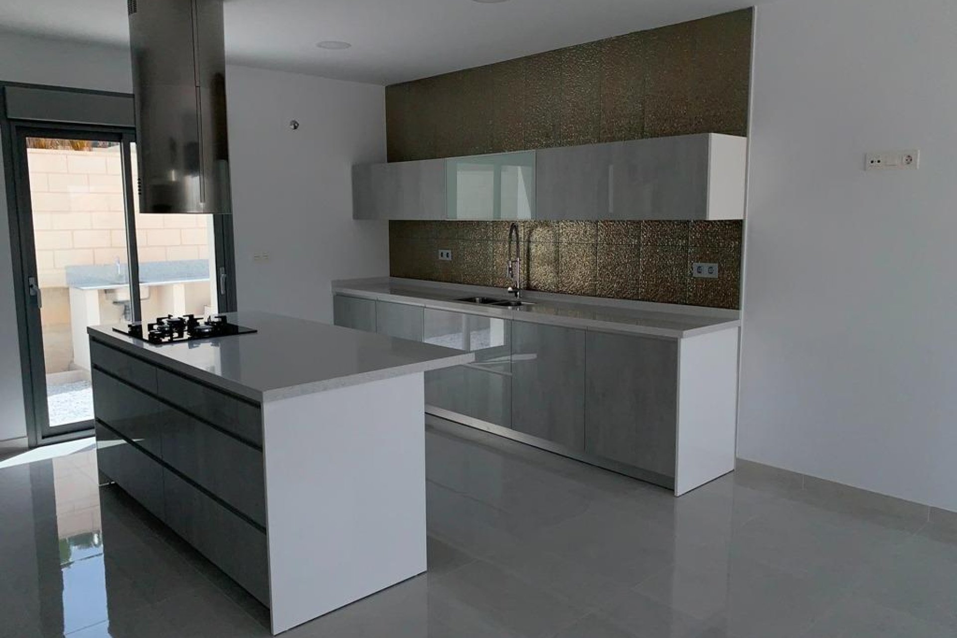 Obra nueva - Independiente / Villa -
Pinoso - Camino Del Prado