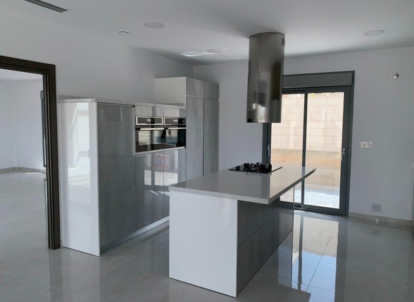 Obra nueva - Independiente / Villa -
Pinoso - Camino Del Prado
