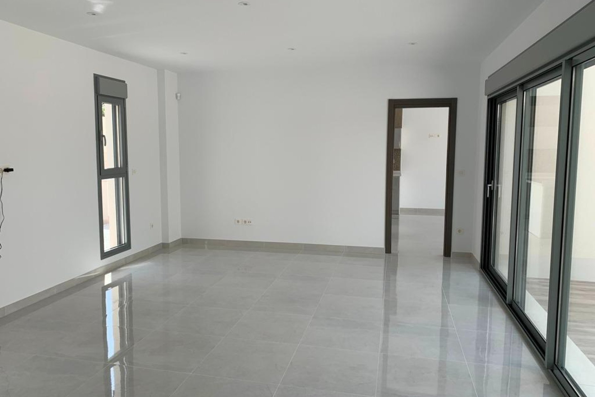 Obra nueva - Independiente / Villa -
Pinoso - Camino Del Prado