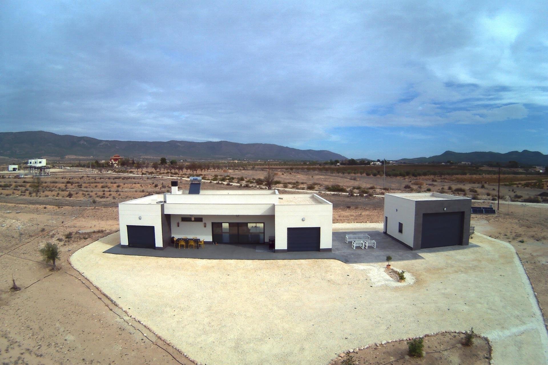 Obra nueva - Independiente / Villa -
Pinoso - Camino Del Prado