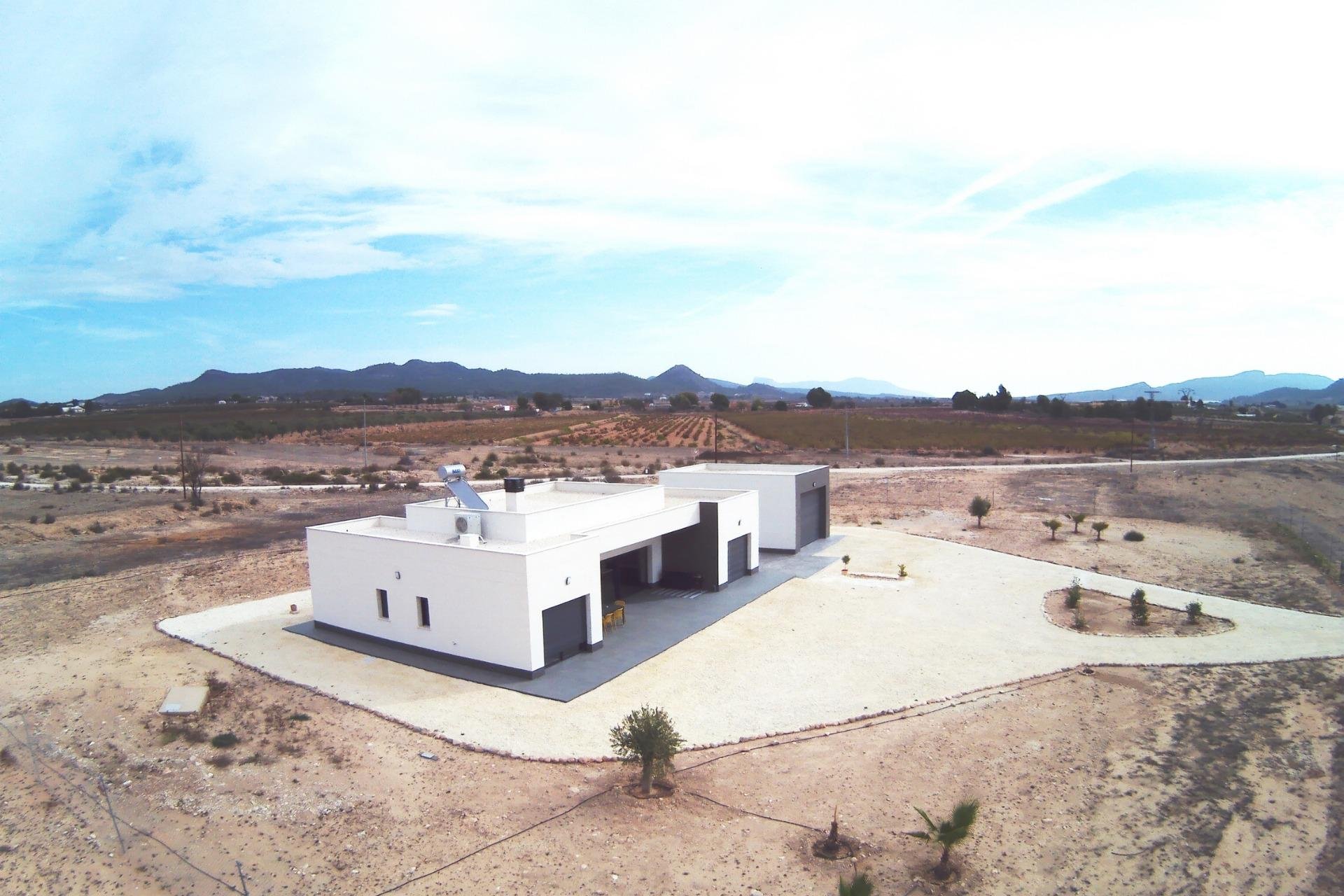 Obra nueva - Independiente / Villa -
Pinoso - Camino Del Prado