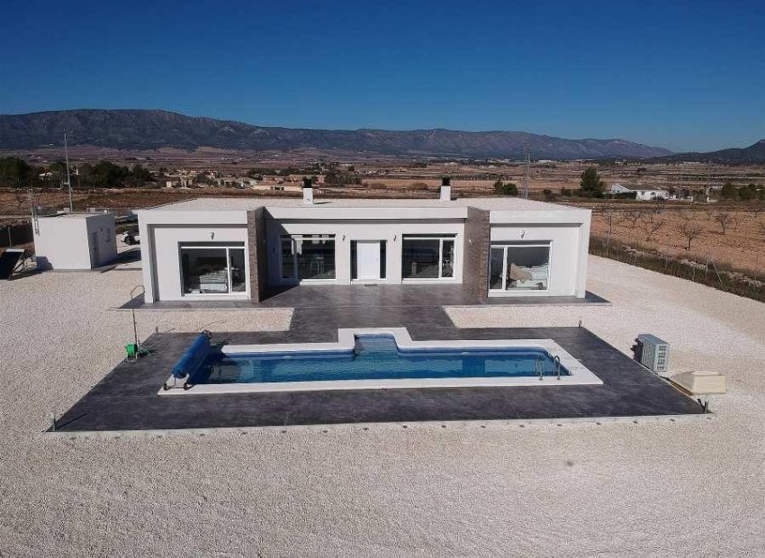 Obra nueva - Independiente / Villa -
Pinoso - Camino Del Prado
