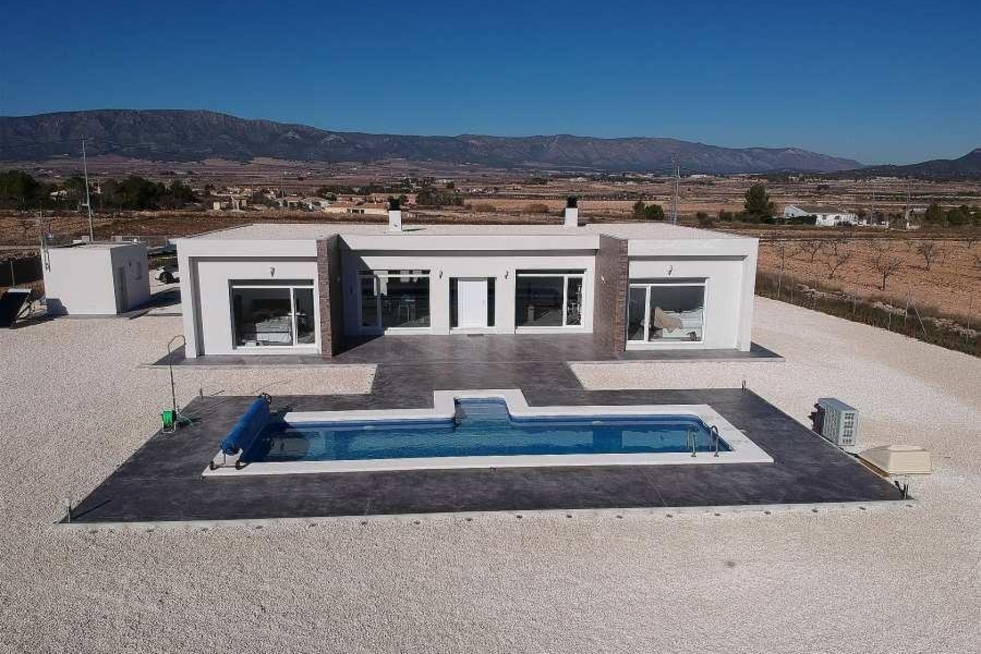 Obra nueva - Independiente / Villa -
Pinoso - Camino Del Prado